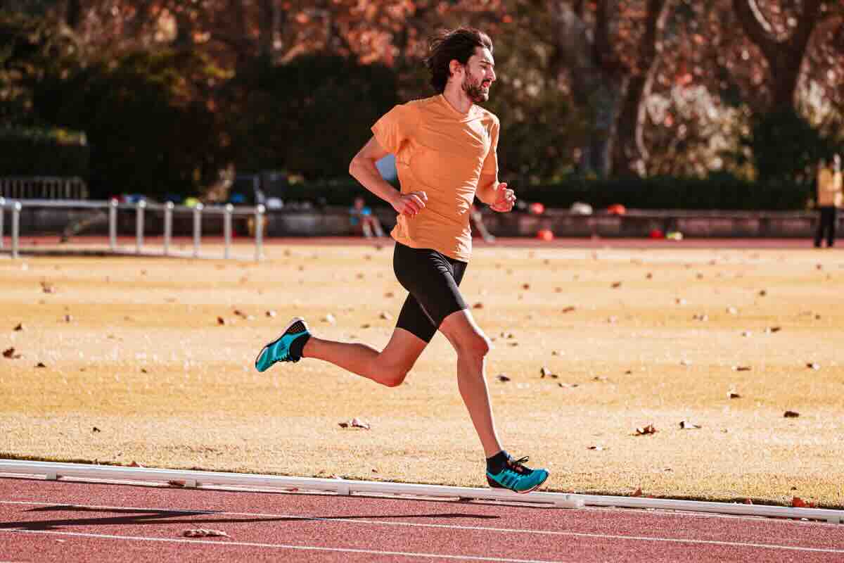uomo che corre