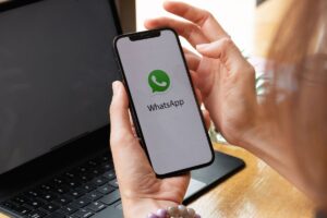 cellulare con whatsapp