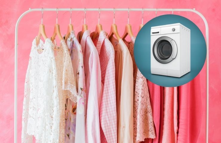 vestiti appesi e dentro il cerchio una lavatrice